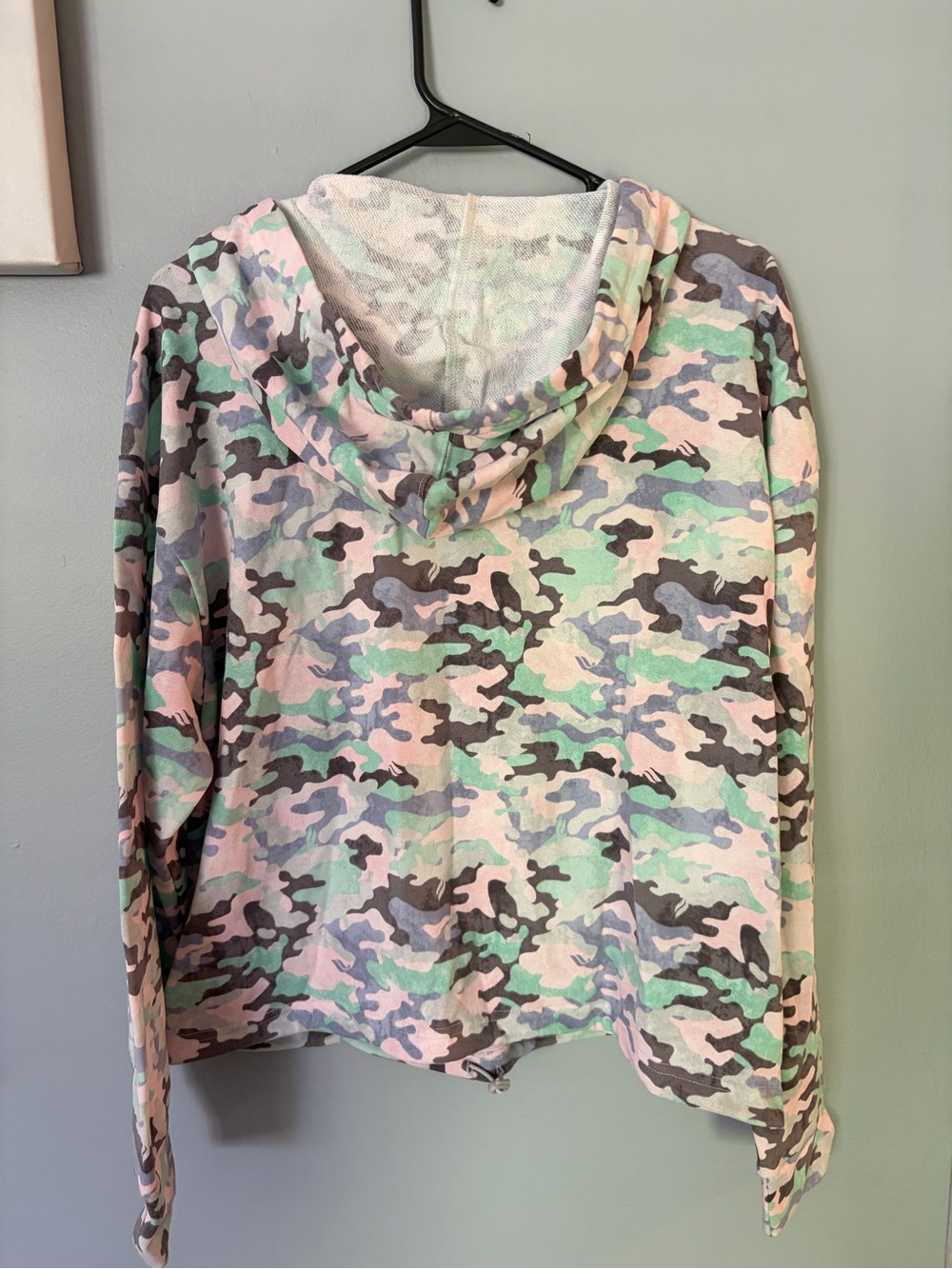 Fabletics Camo Print Athletic Camo Print Athletic Hoodie Sweatshirt Medium - Picture 4 of 10